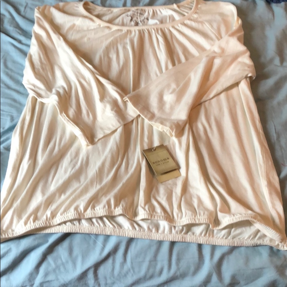 Women’s quarter length top